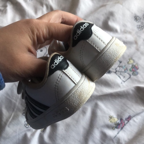 BABY ADIDAS VELRO SHOES SIZE US 4 - Picture 4 of 8